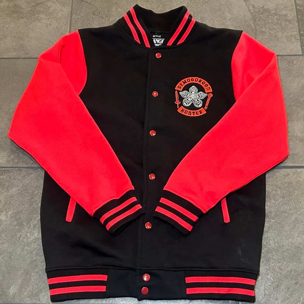 Demogorgon Hunter Stranger Things black/red Varsity Jacket size Medium